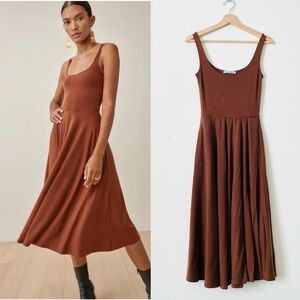 Reformation SMALL Rou midi pocketed sleeveless dress in Chestnut Brown